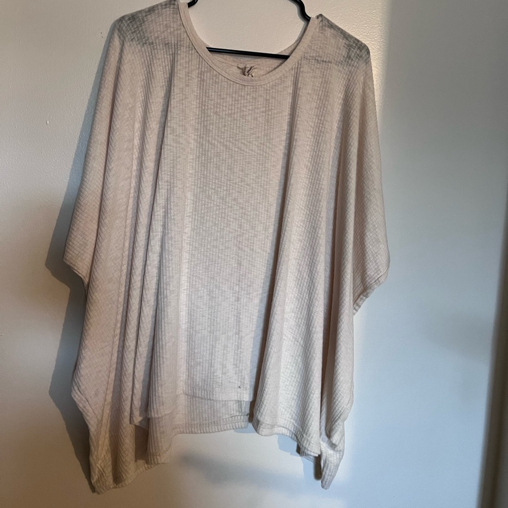 Fantastic Fawn cream flowy tshirt.
